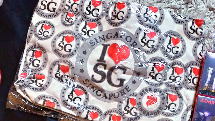 シンガポール チャイナタウン 安いお土産屋さんに売っていたトートバッグ