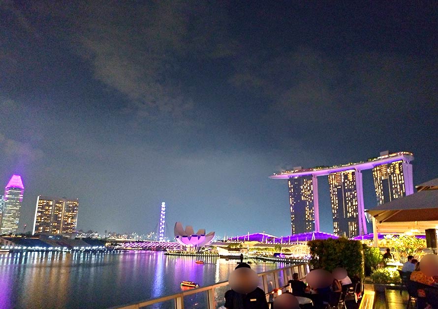 シンガポール Lantern(ランタン)からの風景 マリーナベイサンズとシンガポールフライヤー