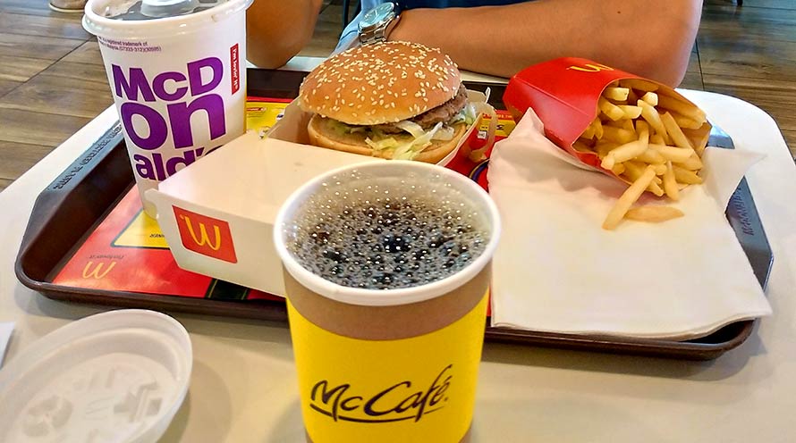 シンガポール マクドナルド ガーデンズバイザベイ内 セット1つとコーヒー