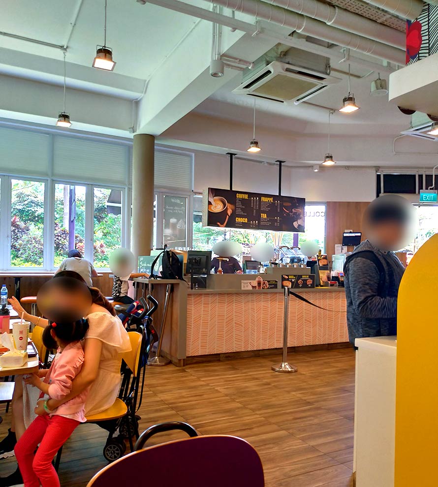 シンガポール マクドナルド ガーデンズバイザベイ内 店内