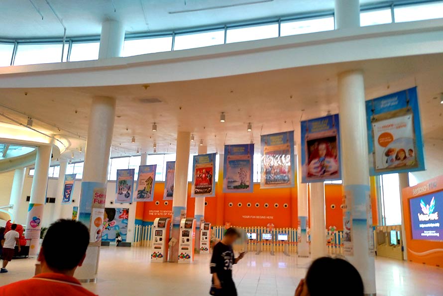 シンガポール セントーサ駅 出口