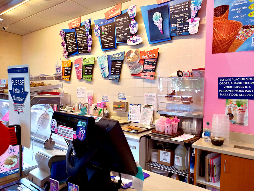 ハワイ ホノルル シェラトンワイキキ バスキンロビンス(サーティワン) 店内