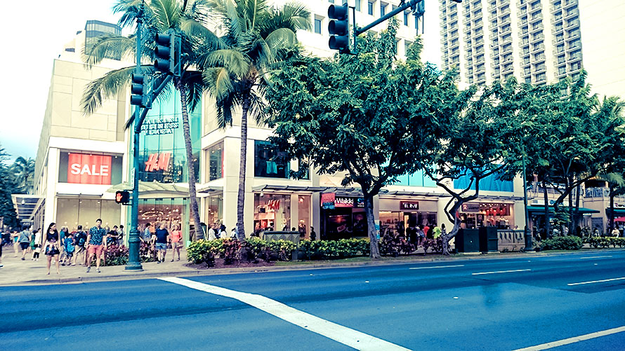 ハワイ ホノルル ワイキキ 交差点