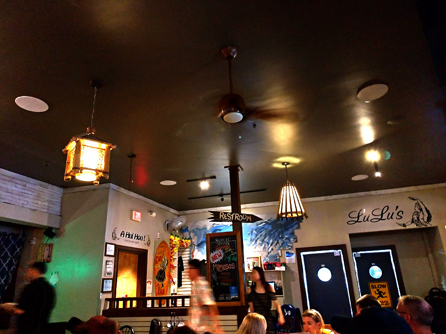 ハワイ ホノルル LULU'S WAIKIKI(ルルズワイキキ) 店内